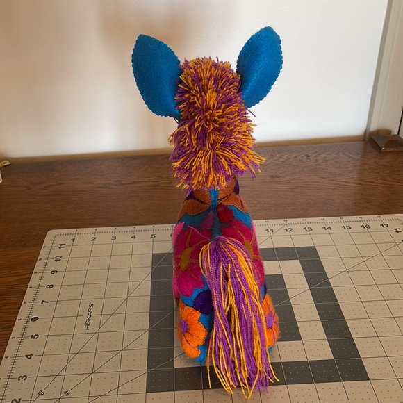 Wool embroidered burro - Picture 4 of 6